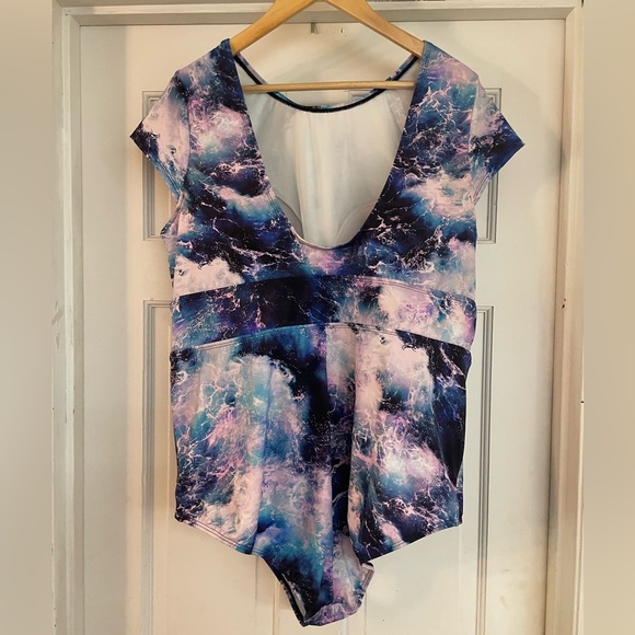 Torrid Ocean Waves Scoop Back One Piece Swimsuit Size 3X - Picture 3 of 7